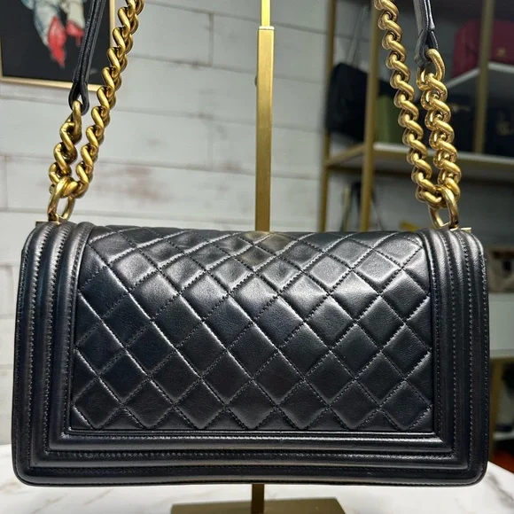 SOLD❌❌❌ Chanel Old Medium Boy Bag - Picture 8 of 17